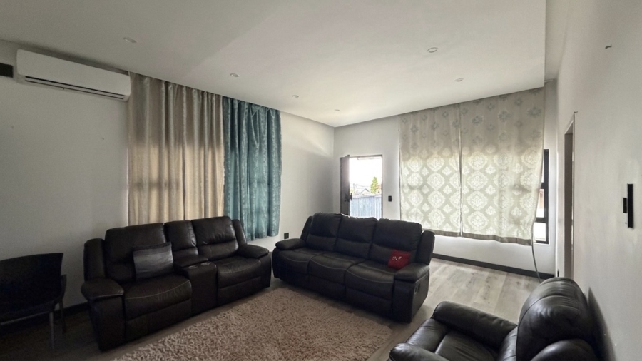 3 Bedroom Property for Sale in Tlhabane West North West